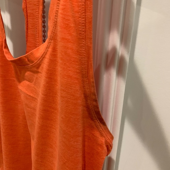 Vuori Lux Performance Tank - Picture 3 of 3